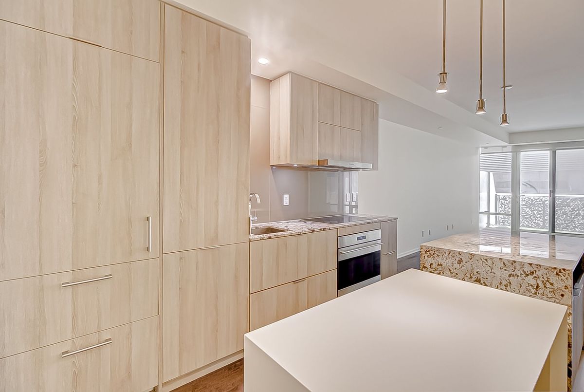 1 Bloor Street E Toronto 1 Bloor Street E Toronto