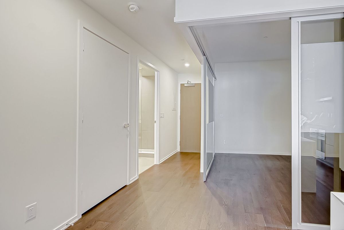 1 Bloor Street E Toronto 1 Bloor Street E Toronto