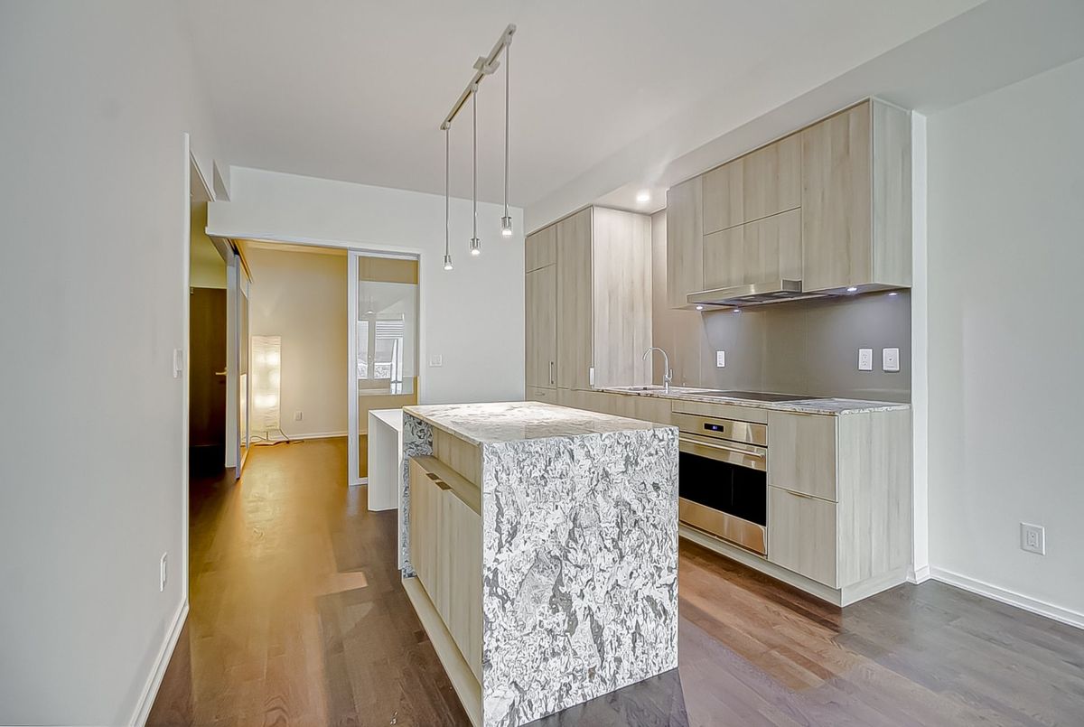 1 Bloor Street E Toronto 1 Bloor Street E Toronto