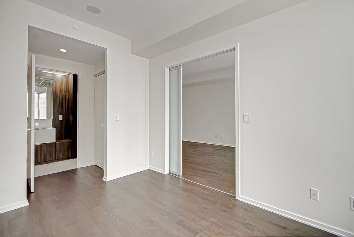 1 Bloor Street E Toronto 1 Bloor Street E Toronto