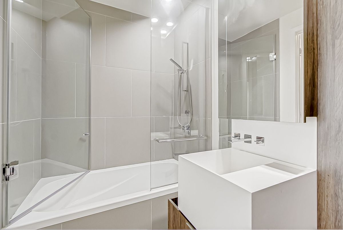 1 Bloor Street E Toronto 1 Bloor Street E Toronto