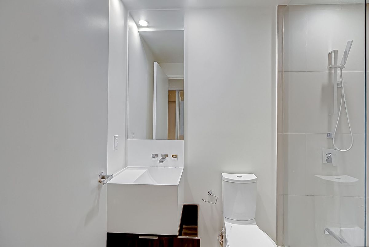 1 Bloor Street E Toronto 1 Bloor Street E Toronto