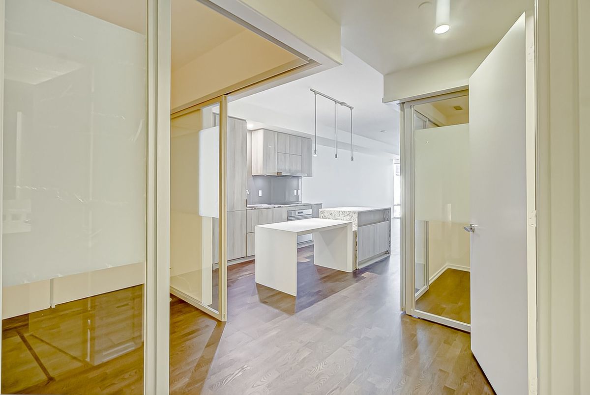 1 Bloor Street E Toronto 1 Bloor Street E Toronto