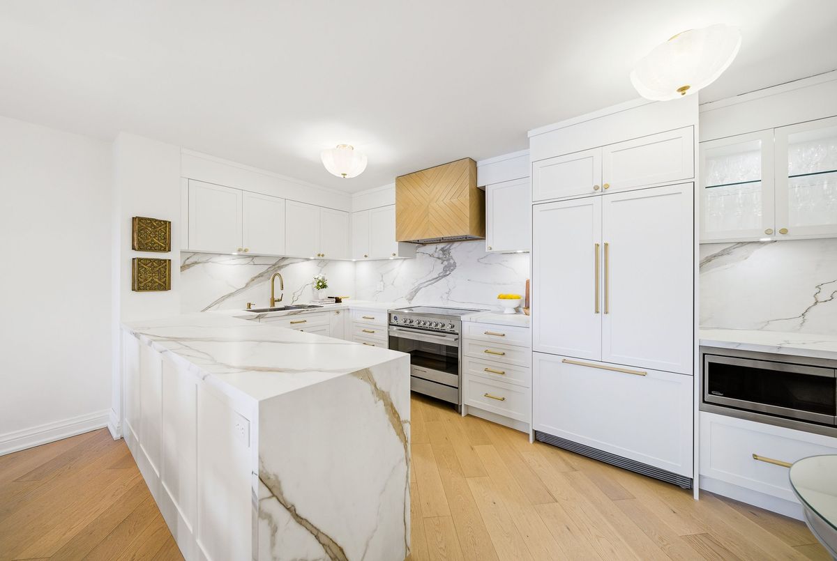 215 The Donway N/A W Toronto 215 The Donway N/A W Toronto