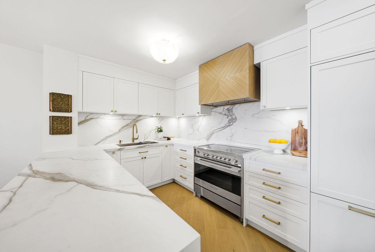215 The Donway N/A W Toronto 215 The Donway N/A W Toronto