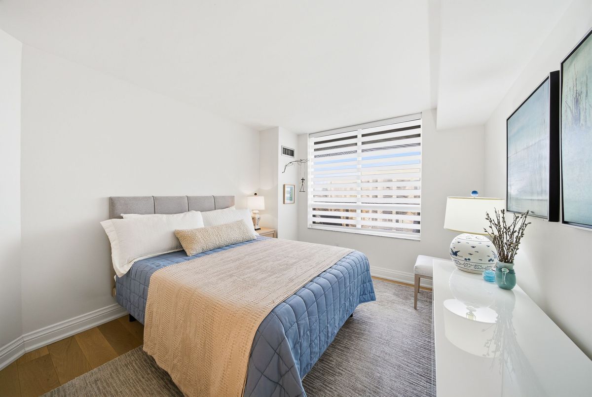 215 The Donway N/A W Toronto 215 The Donway N/A W Toronto