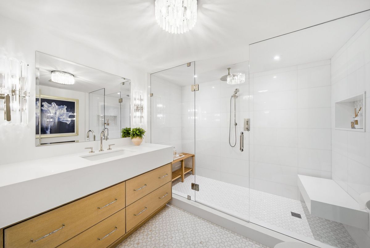 215 The Donway N/A W Toronto 215 The Donway N/A W Toronto