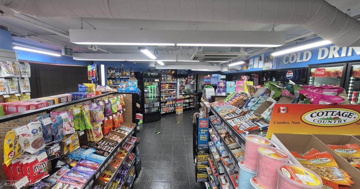 33 Bloor Street E Toronto