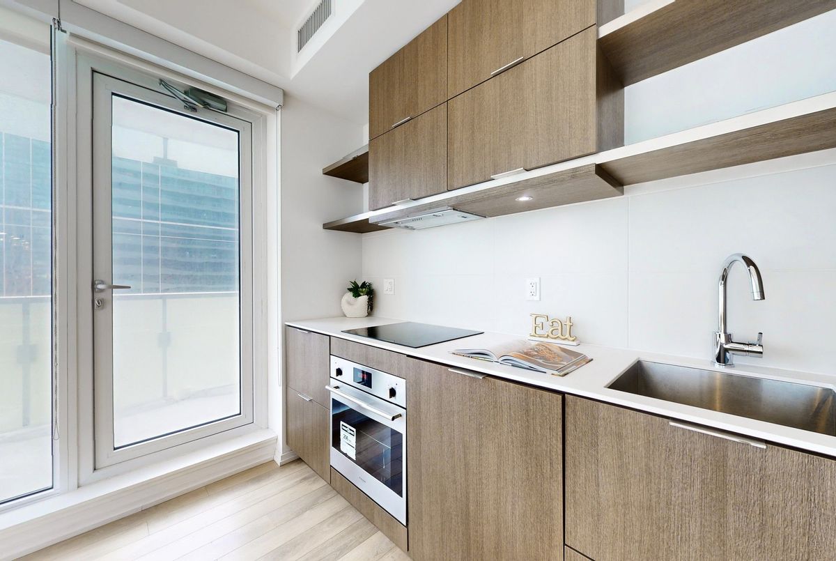 197 Yonge Street Toronto 197 Yonge Street Toronto