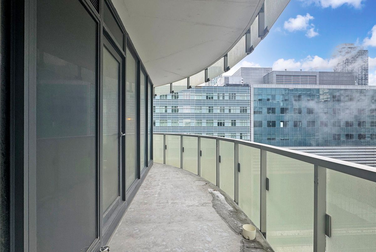 197 Yonge Street Toronto 197 Yonge Street Toronto