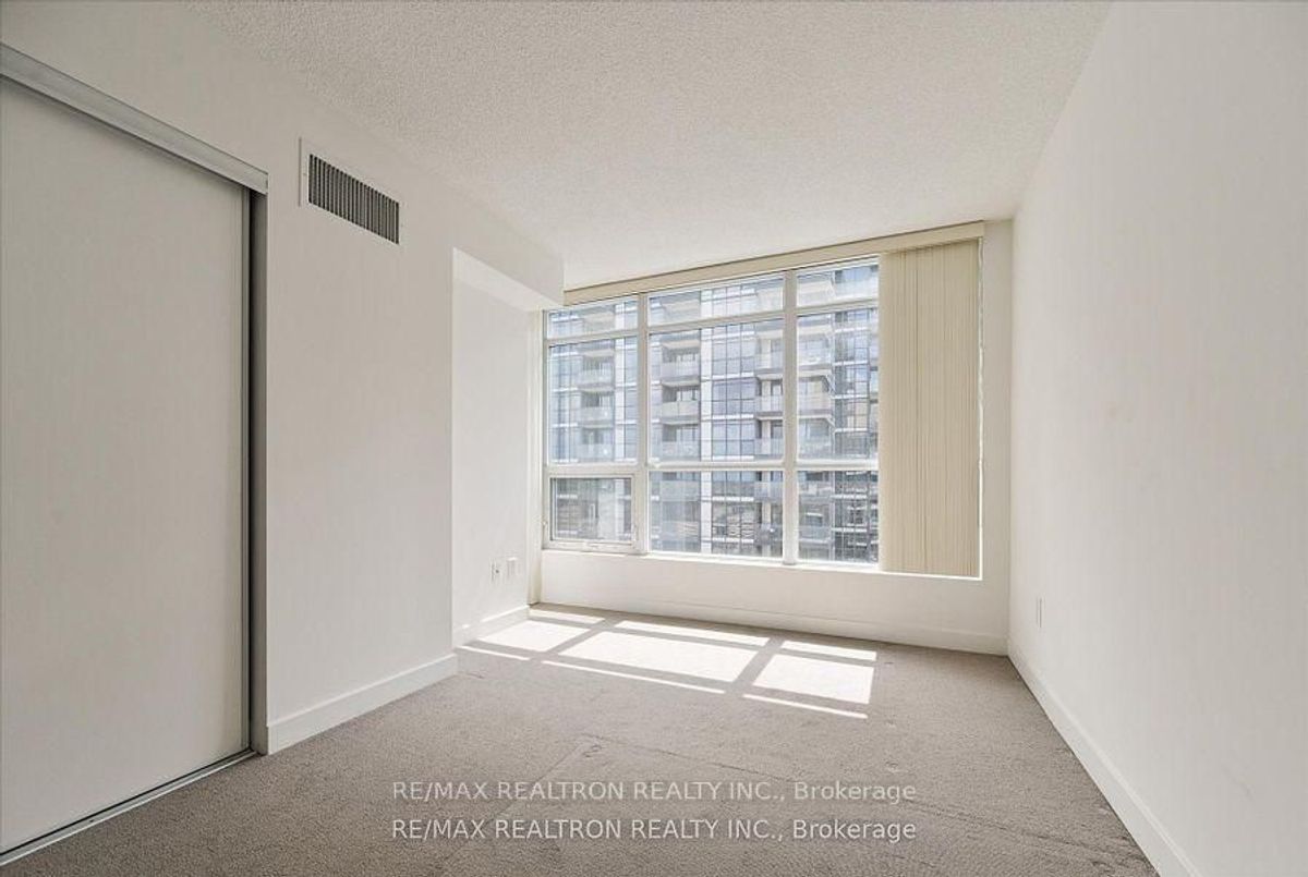 15 Singer Court Toronto 15 Singer Court Toronto