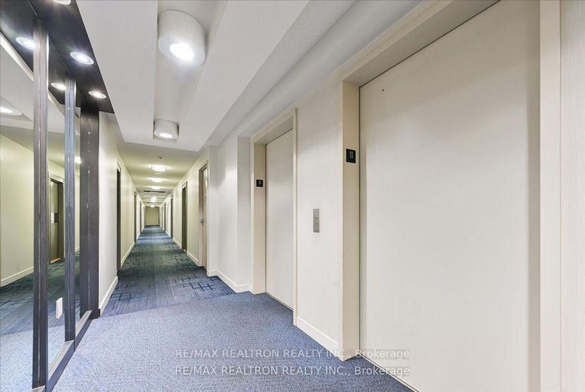 15 Singer Court Toronto 15 Singer Court Toronto