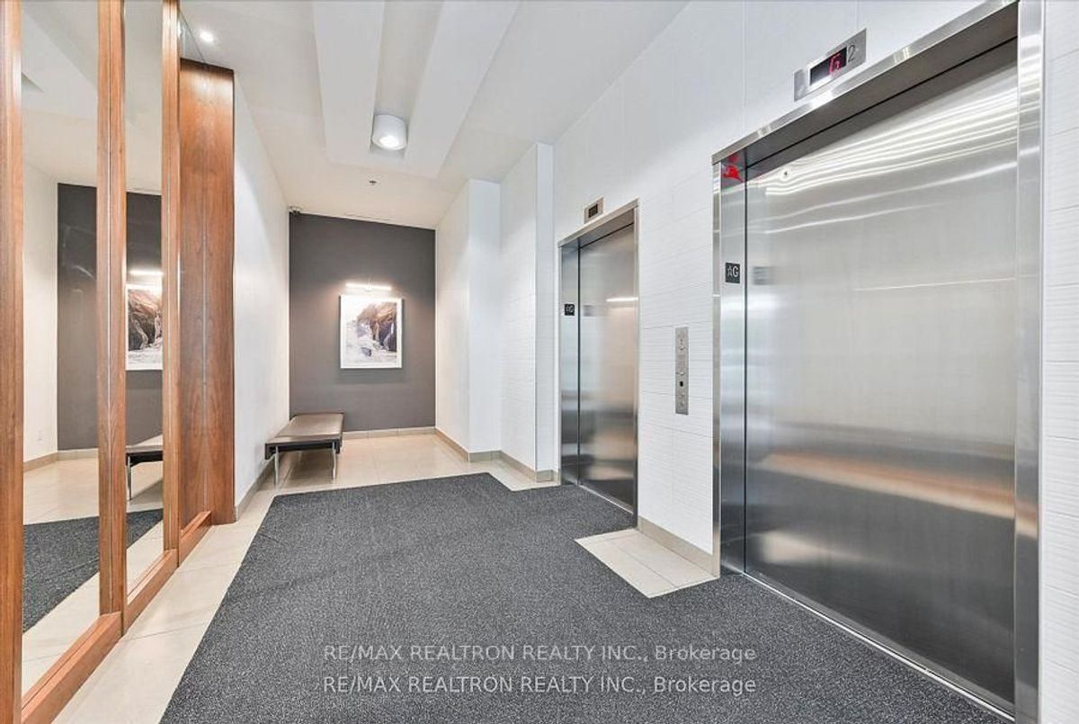 15 Singer Court Toronto 15 Singer Court Toronto