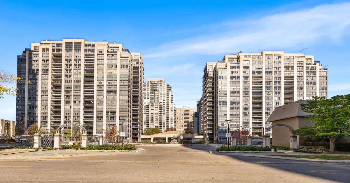 28 Hollywood Avenue Toronto