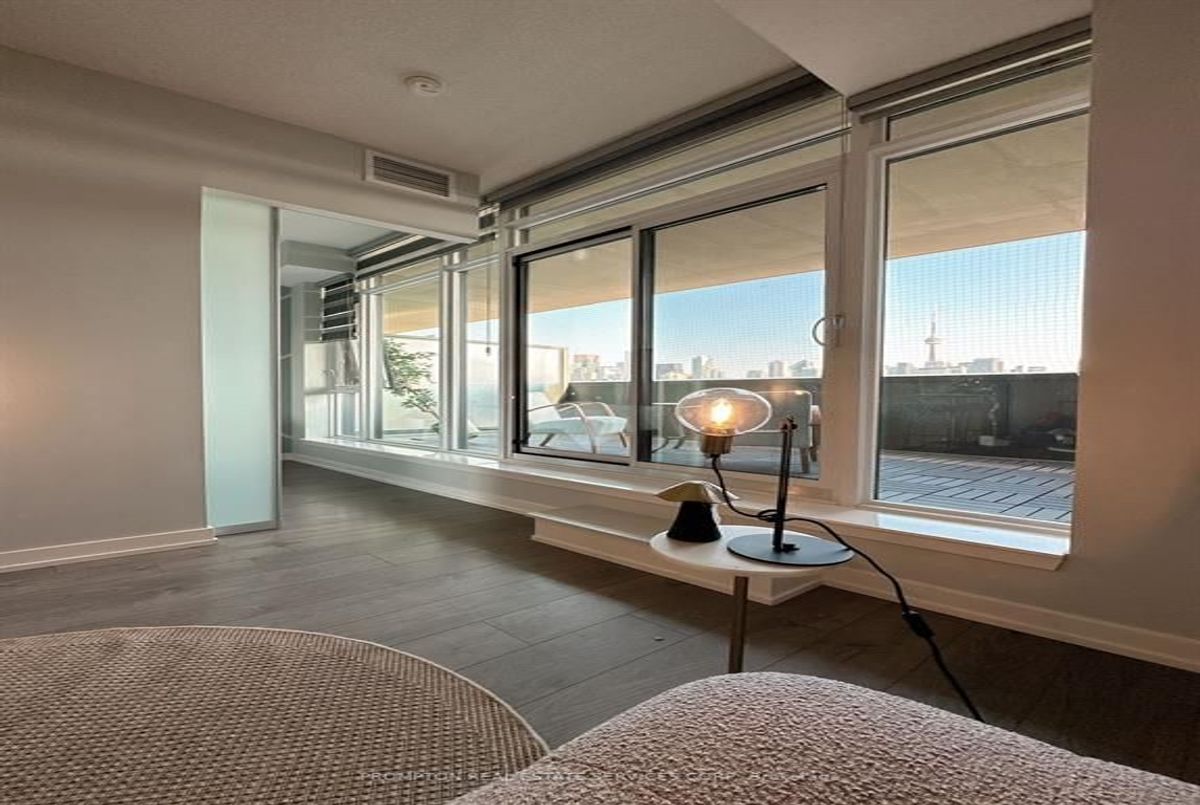 297 College Street Toronto 297 College Street Toronto