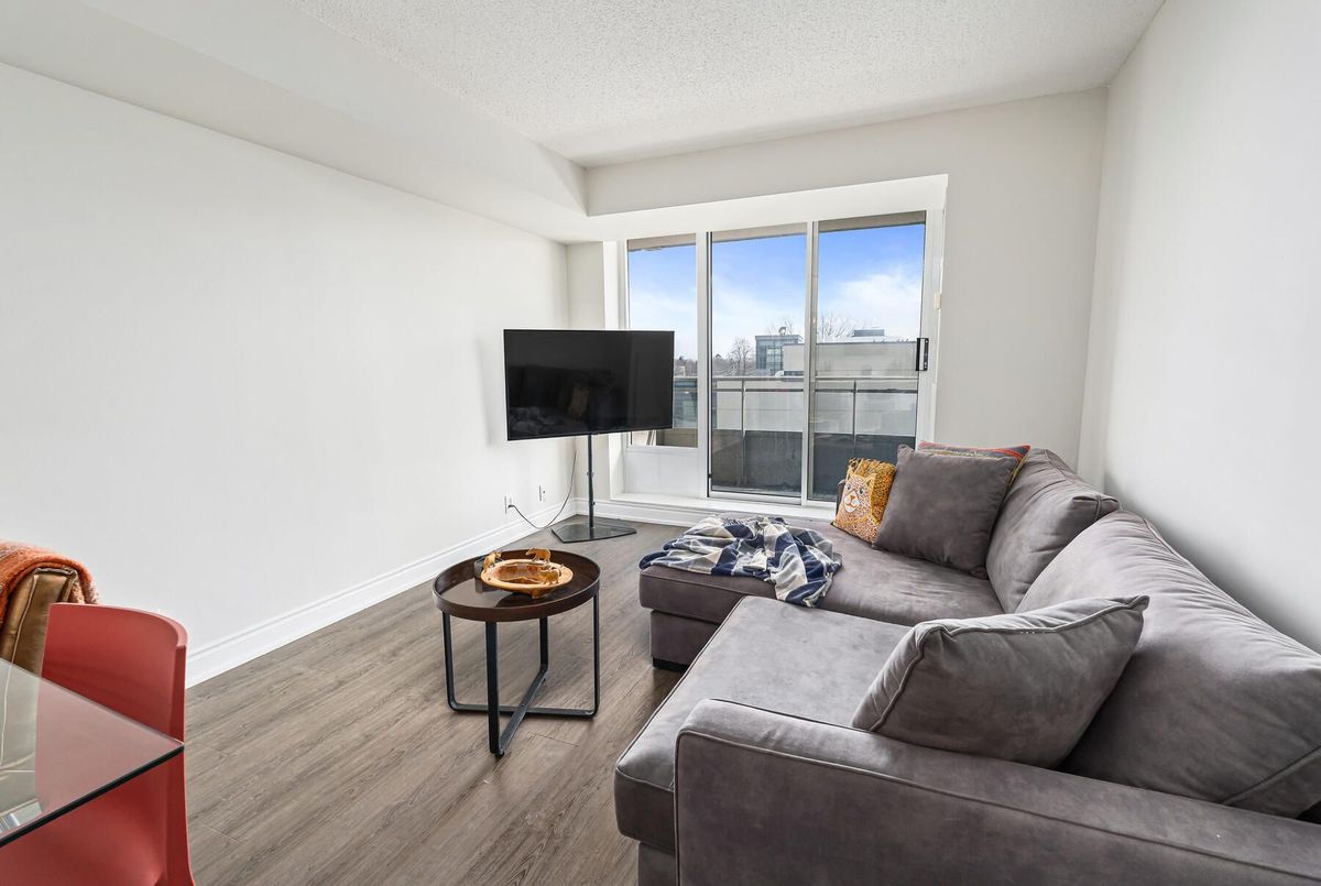 245 Davisville Avenue Toronto 245 Davisville Avenue Toronto