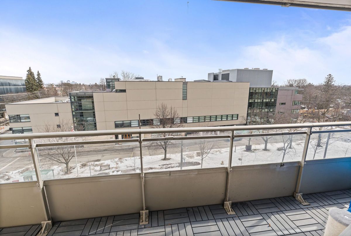 245 Davisville Avenue Toronto 245 Davisville Avenue Toronto