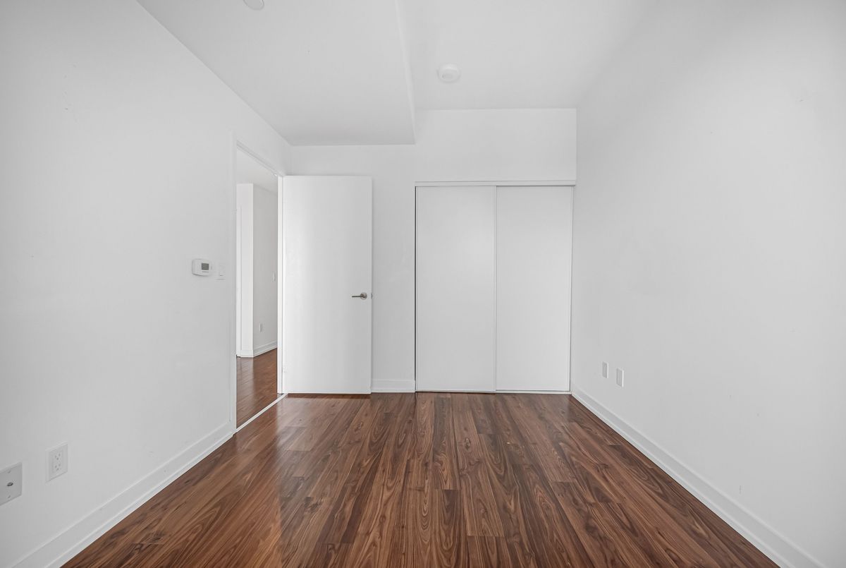 115 McMahon Drive Toronto 115 McMahon Drive Toronto