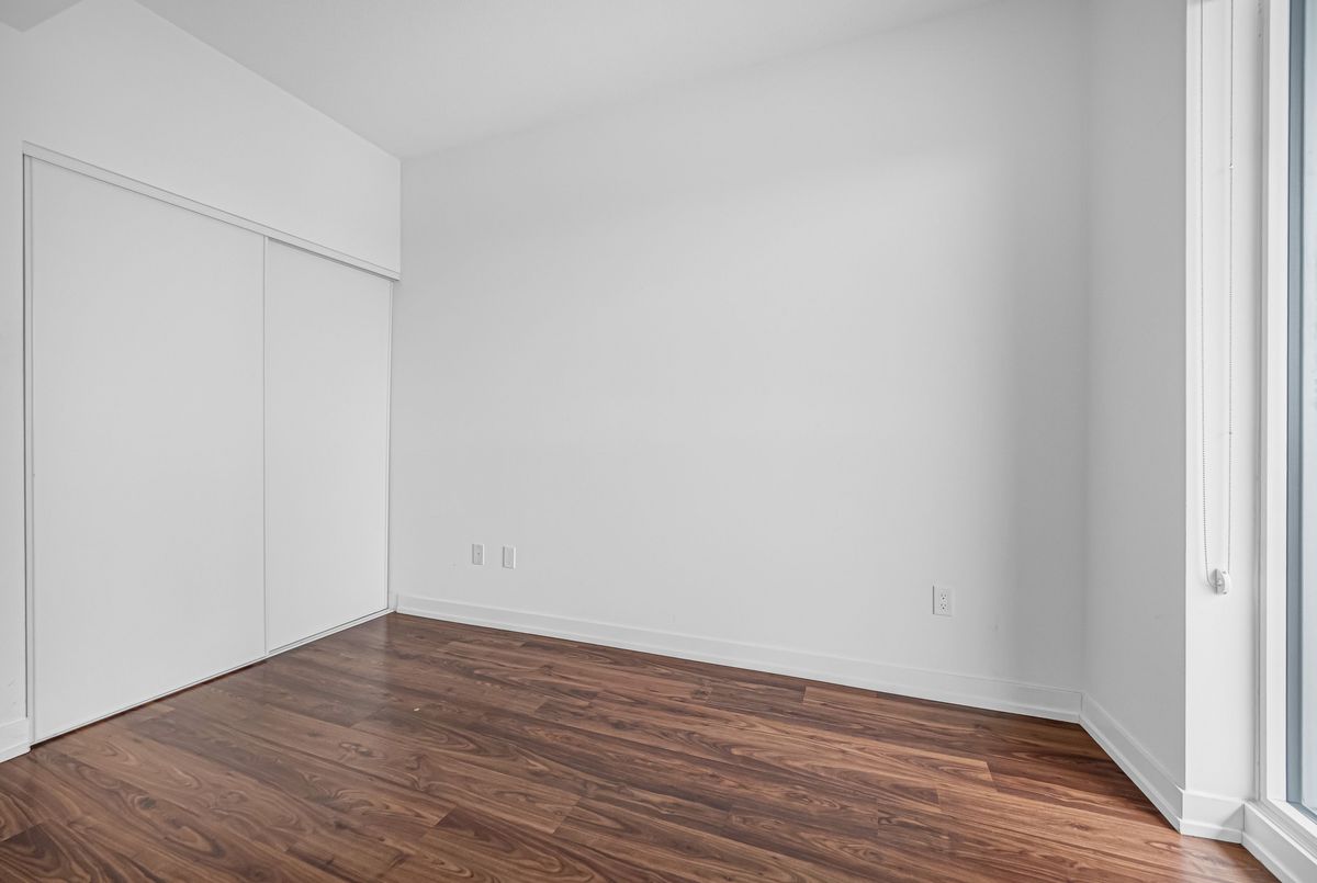 115 McMahon Drive Toronto 115 McMahon Drive Toronto