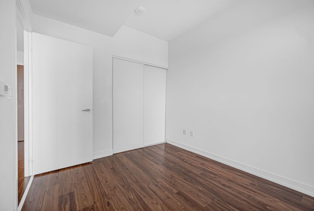 115 McMahon Drive Toronto 115 McMahon Drive Toronto