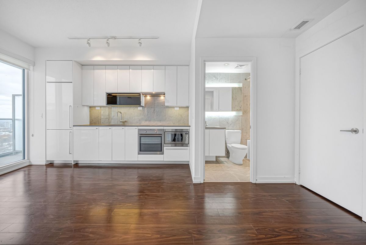 115 McMahon Drive Toronto 115 McMahon Drive Toronto