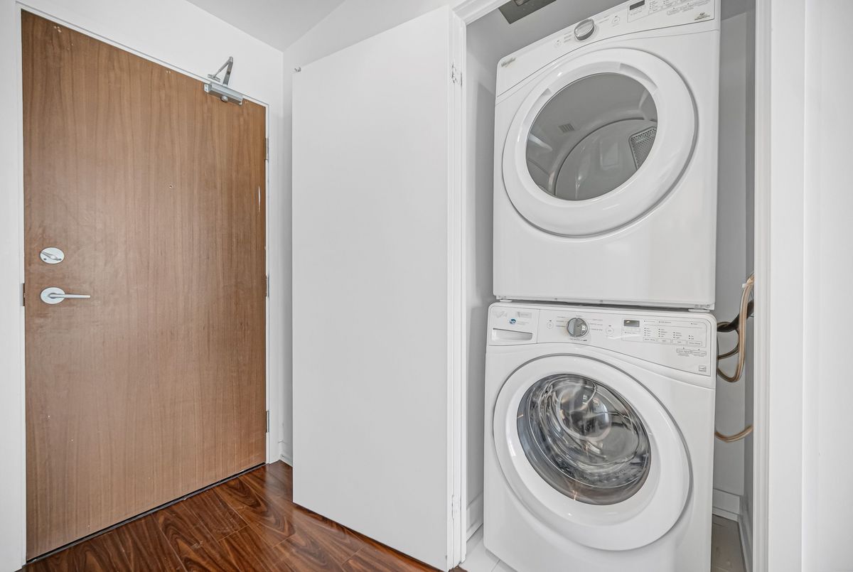 115 McMahon Drive Toronto 115 McMahon Drive Toronto