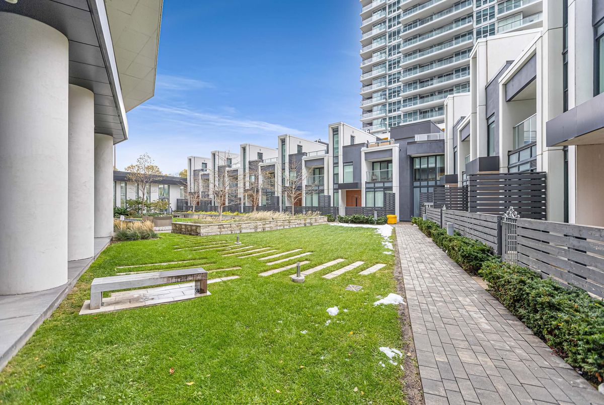 115 McMahon Drive Toronto 115 McMahon Drive Toronto