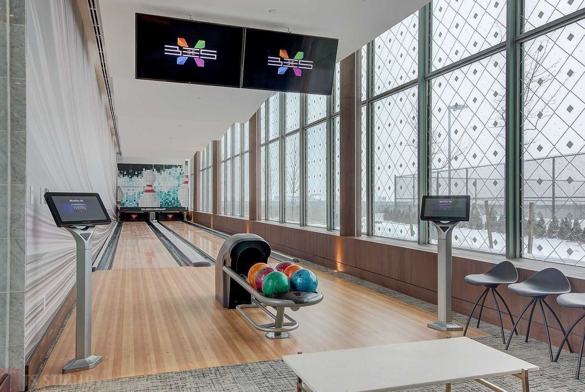 115 McMahon Drive Toronto 115 McMahon Drive Toronto