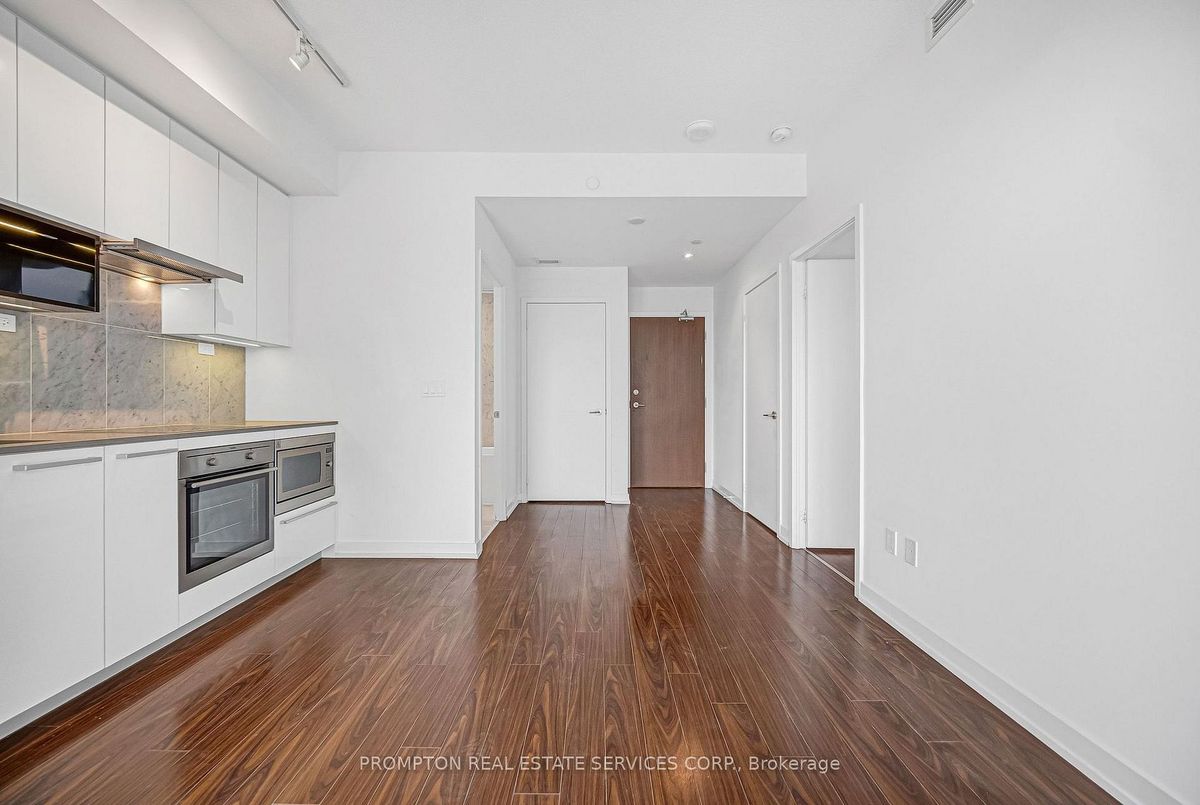 115 McMahon Drive Toronto 115 McMahon Drive Toronto