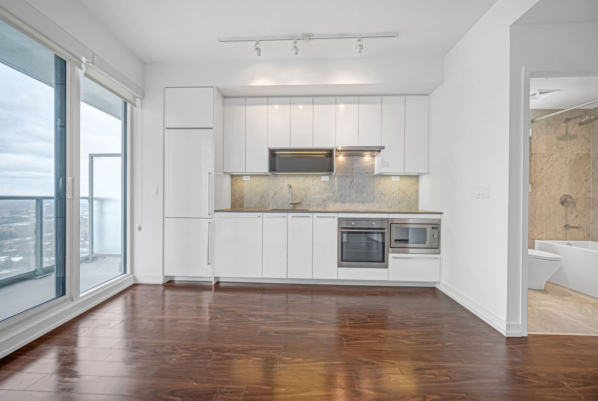 115 McMahon Drive Toronto 115 McMahon Drive Toronto