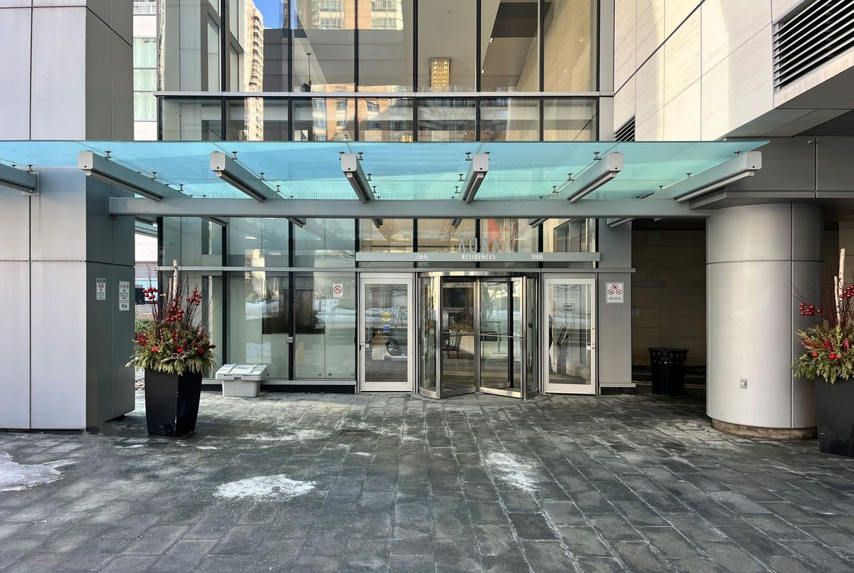 386 Yonge Street Toronto 386 Yonge Street Toronto