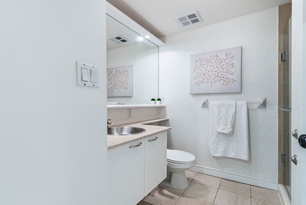 55 Bloor Street E Toronto 55 Bloor Street E Toronto