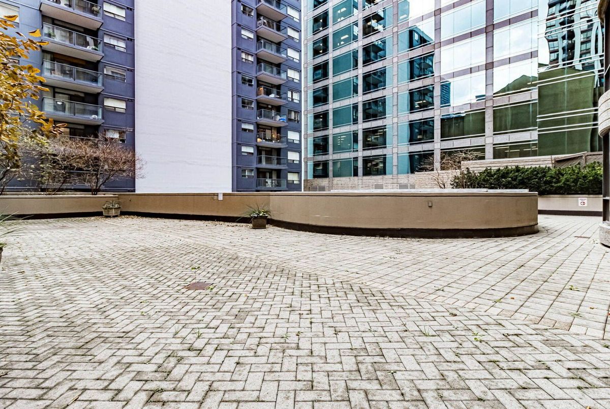 55 Bloor Street E Toronto 55 Bloor Street E Toronto