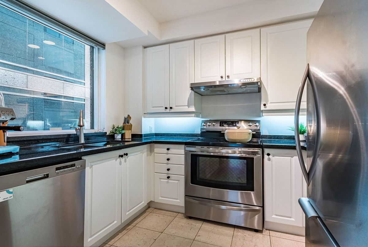 55 Bloor Street E Toronto 55 Bloor Street E Toronto