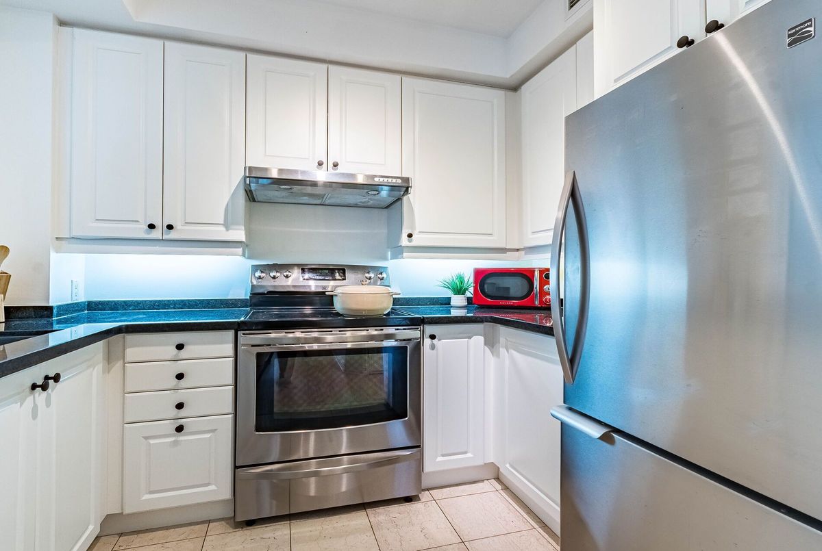 55 Bloor Street E Toronto 55 Bloor Street E Toronto