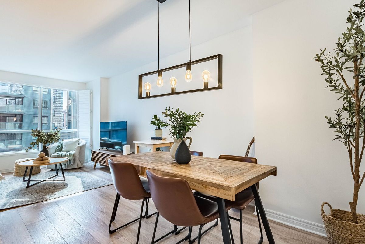 55 Bloor Street E Toronto 55 Bloor Street E Toronto