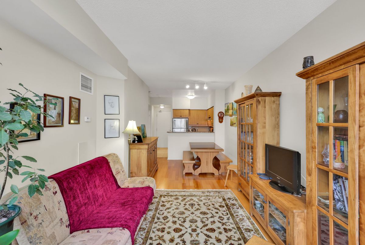 481 Rosewell Avenue Toronto 481 Rosewell Avenue Toronto