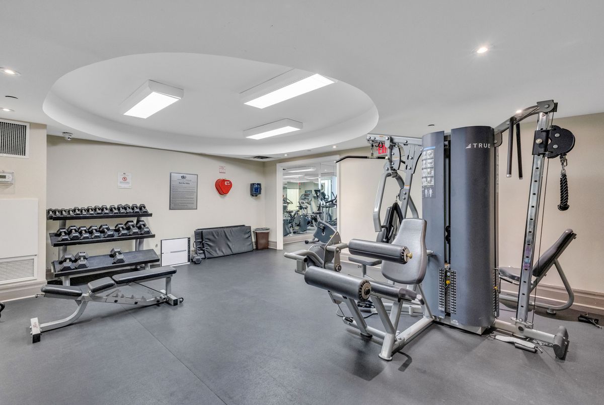 481 Rosewell Avenue Toronto 481 Rosewell Avenue Toronto