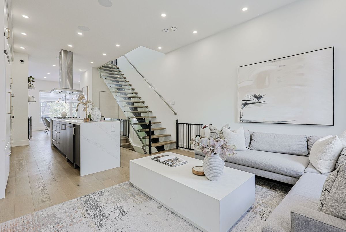 599 Soudan Avenue Toronto 599 Soudan Avenue Toronto