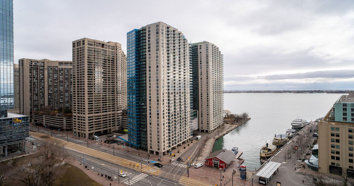 8 York Street Toronto