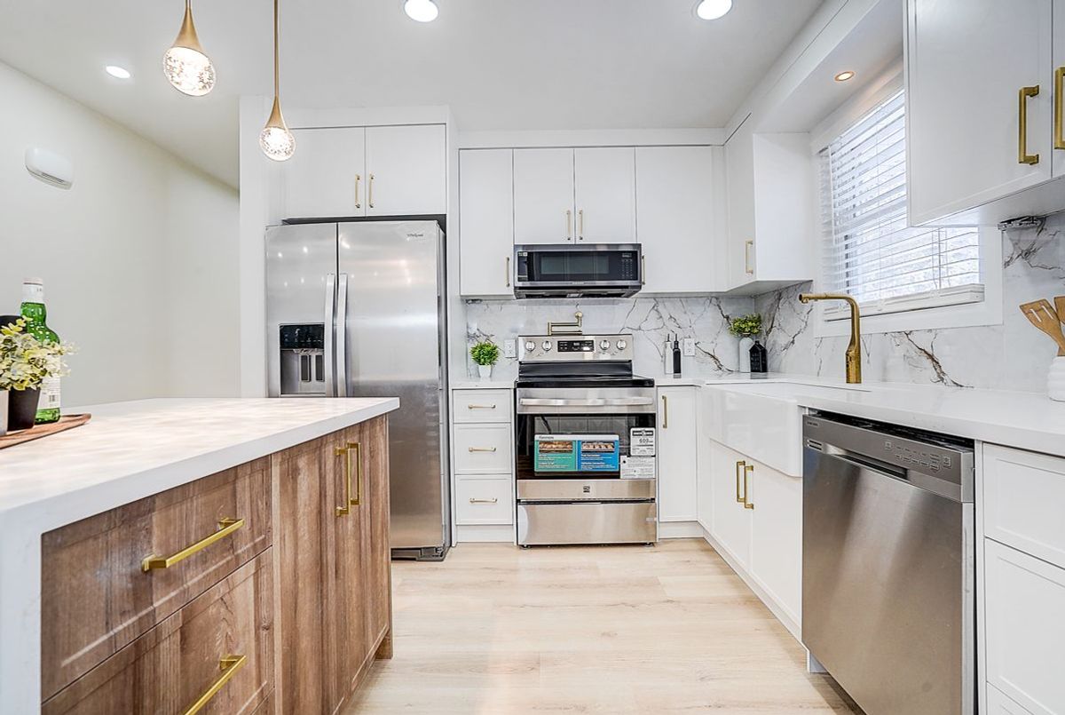 15 Crossburn Drive Toronto 15 Crossburn Drive Toronto