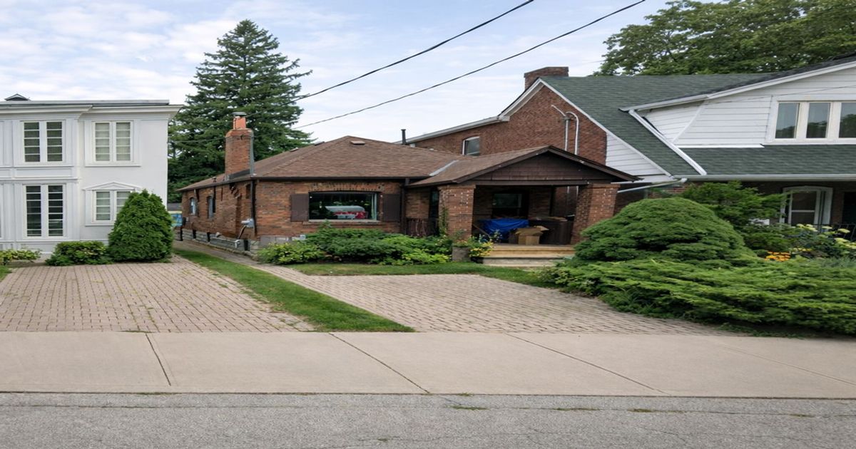 52 Belcourt Road Toronto