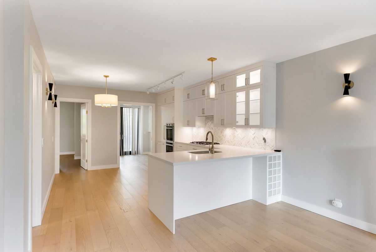 16 Rosemount Avenue Toronto 16 Rosemount Avenue Toronto