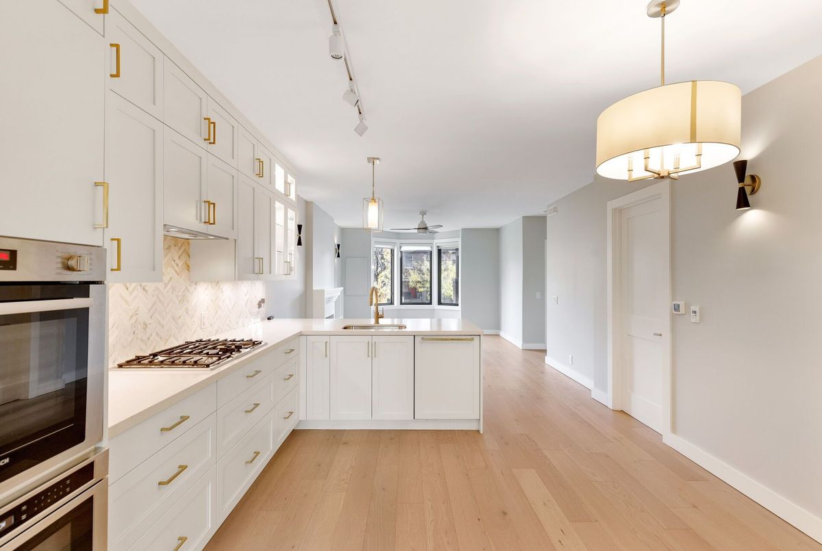 16 Rosemount Avenue Toronto 16 Rosemount Avenue Toronto