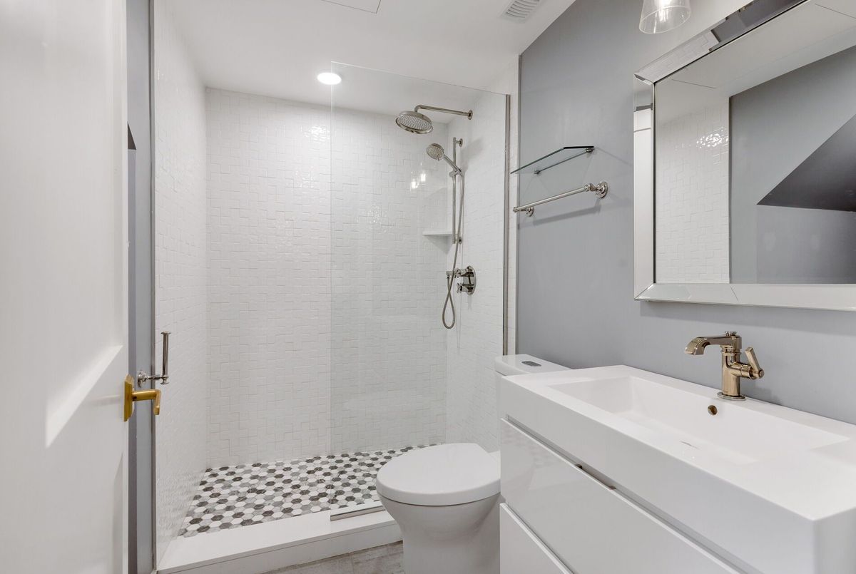 16 Rosemount Avenue Toronto 16 Rosemount Avenue Toronto