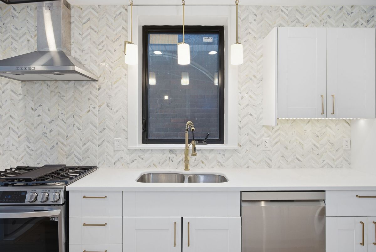 16 Rosemount Avenue Toronto 16 Rosemount Avenue Toronto