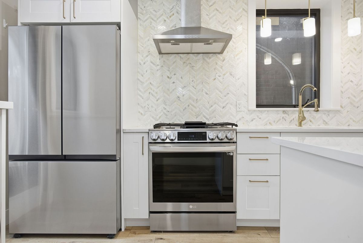 16 Rosemount Avenue Toronto 16 Rosemount Avenue Toronto