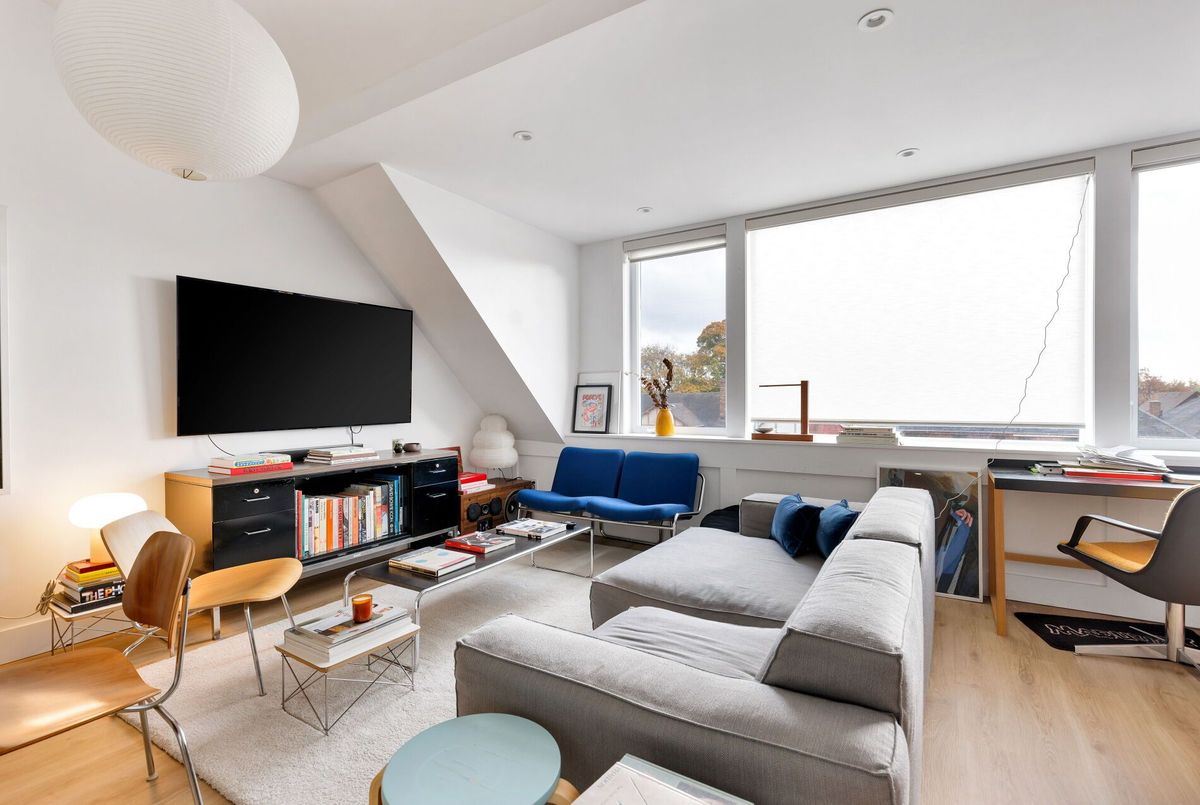 16 Rosemount Avenue Toronto 16 Rosemount Avenue Toronto