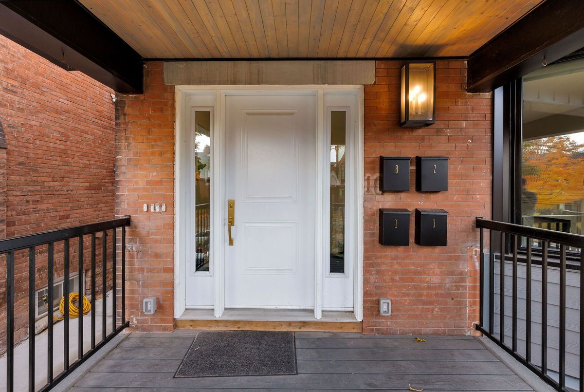 16 Rosemount Avenue Toronto 16 Rosemount Avenue Toronto