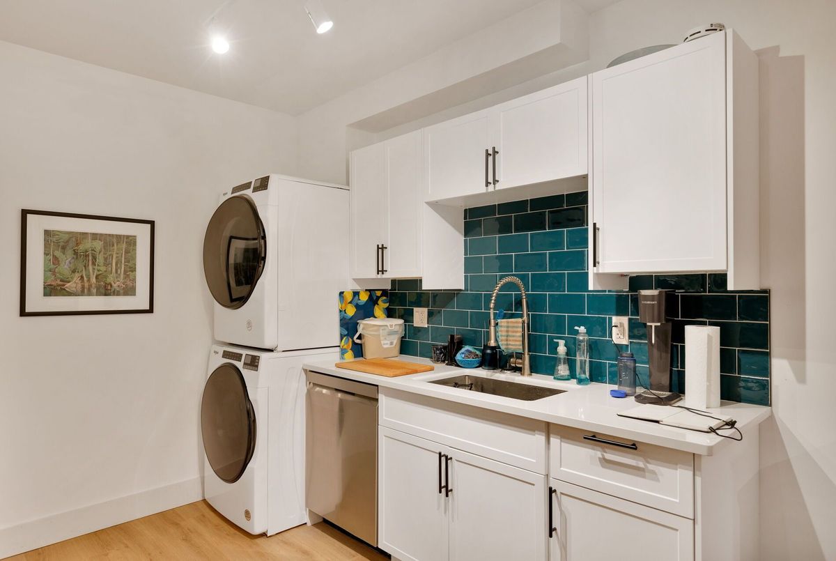 16 Rosemount Avenue Toronto 16 Rosemount Avenue Toronto